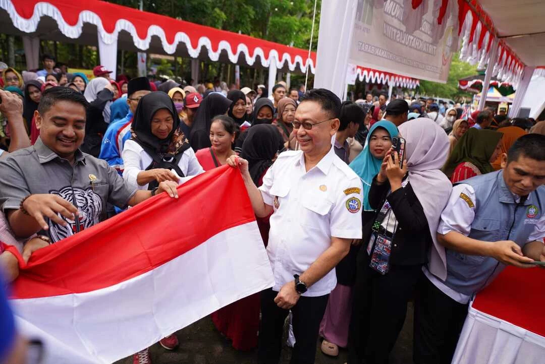 Meriahkan HUT ke-80 RI di Pontianak, Pasar Murah Diserbu Warga